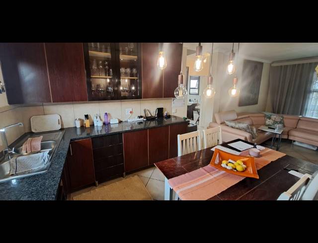 2 BEDROOM APARTMENT FOR SALE IN ALBERTSDAL